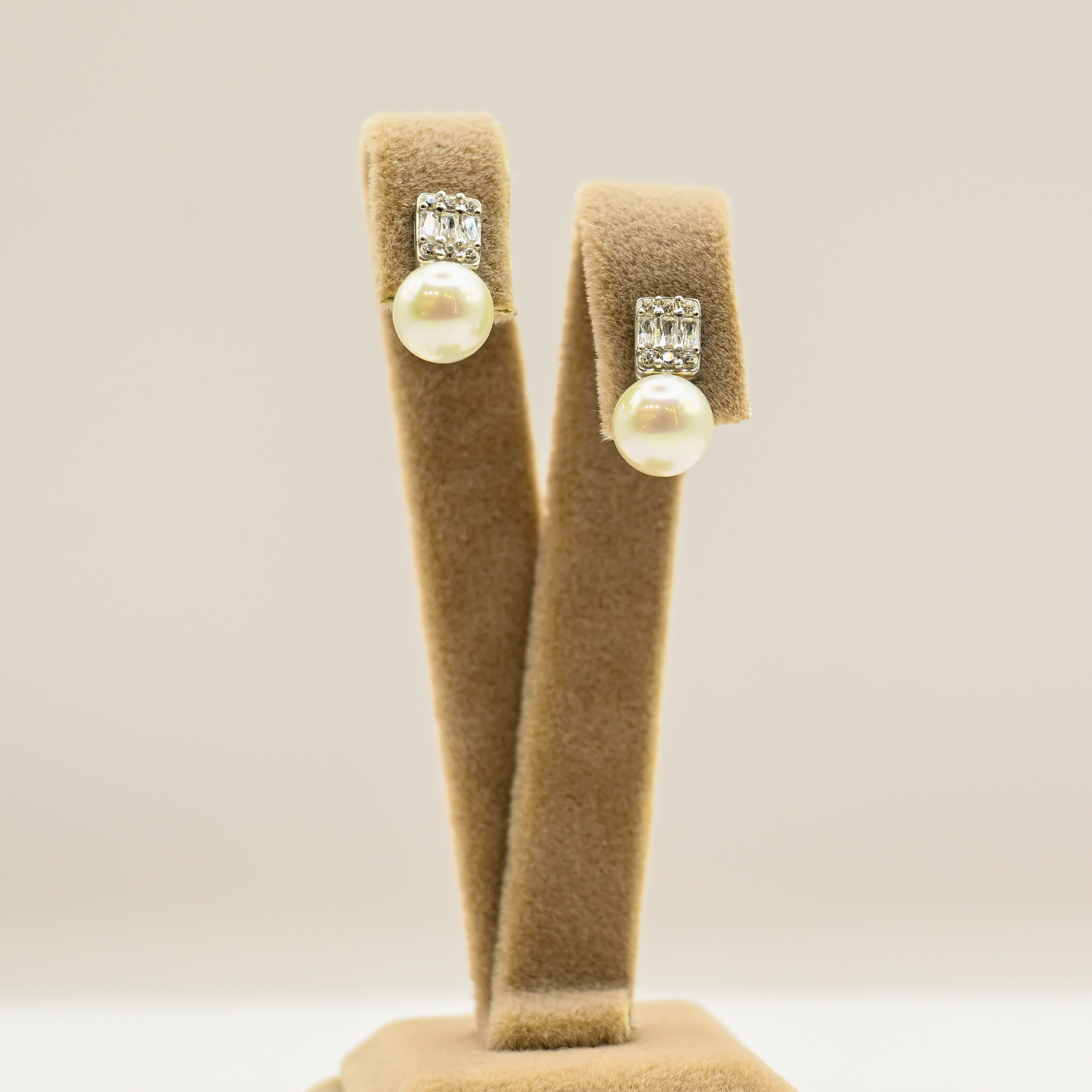 "PEARL ICON" EARRINGS