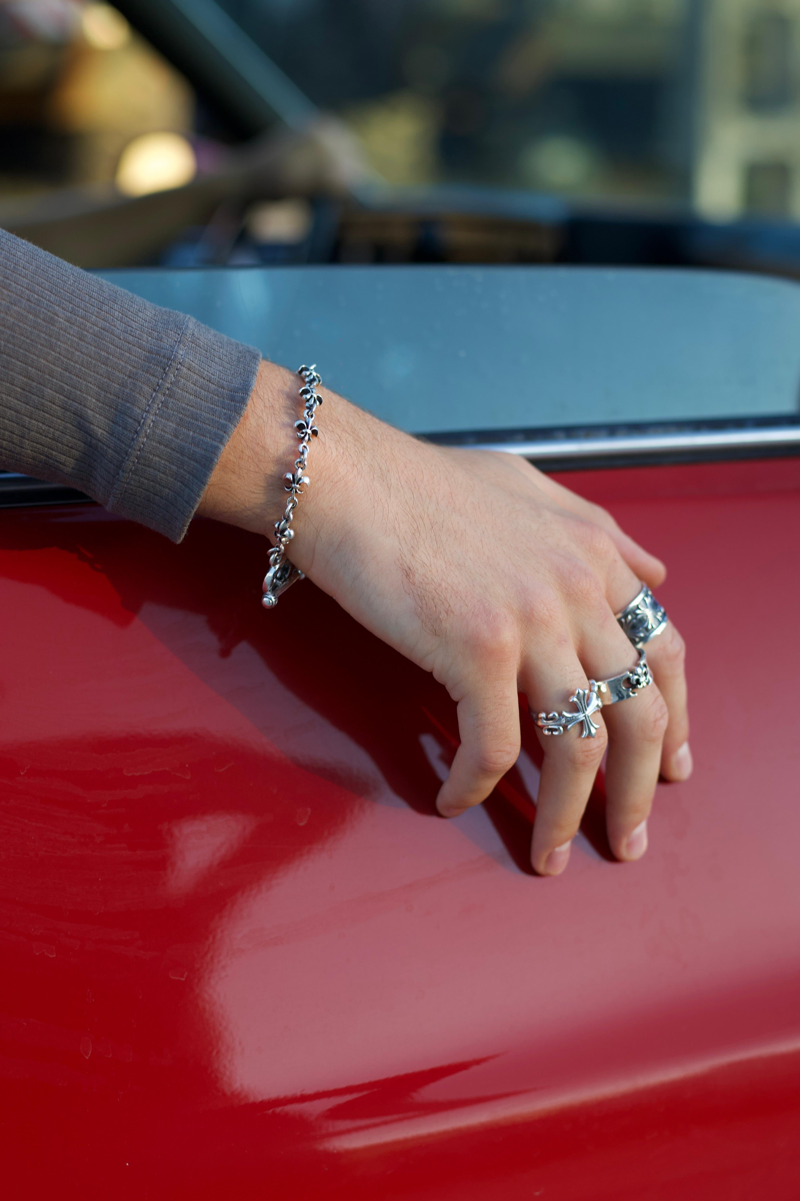 FLEUR-DE-LIS TOGGLE BRACELET
