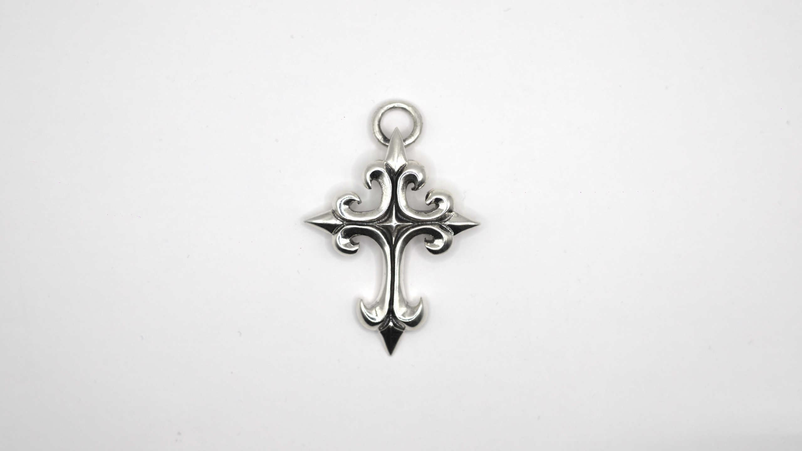 GOTHIC CROSS PENDANT