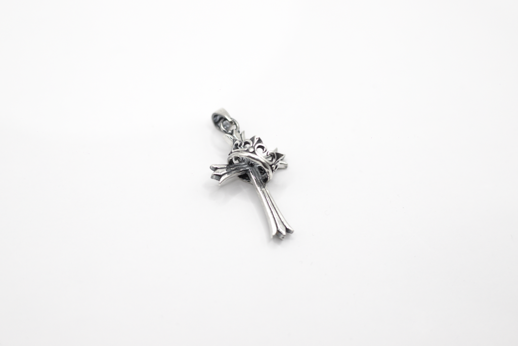 "STREETS MADE ME A KING" PENDANT