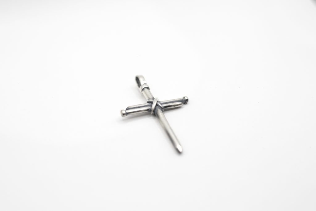 ELYSIAN "CRUX FERREA" PENDANT
